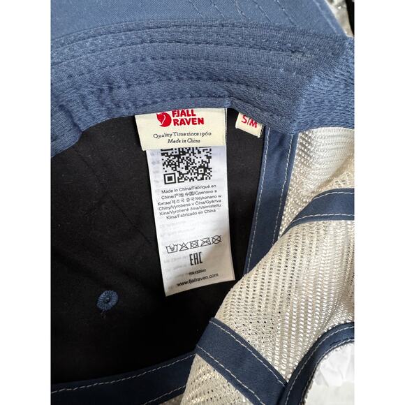 Fjällräven Classic Logo Trucker Hat – Navy & White Mesh – Adjustable - Picture 4 of 5